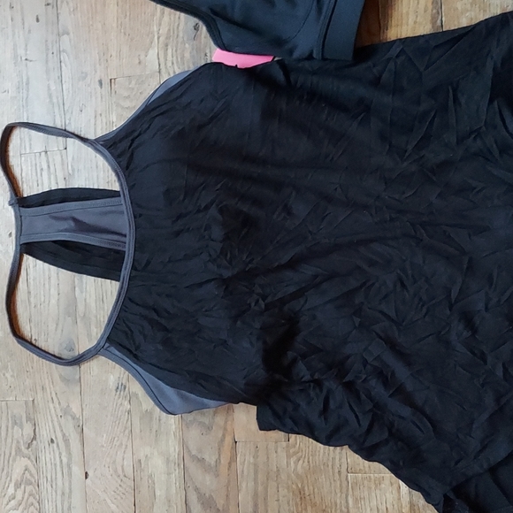 2 top bundle  6 for $10 tops - Picture 2 of 13